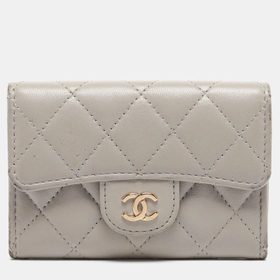 Pre-owned Chanel Grey Quilted Leather Flap Card Holder