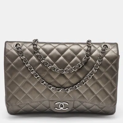 Pre-owned Chanel Grey Quilted Leather Maxi Classic Double Flap Bag
