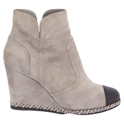 Pre-owned Chanel Grey Suede 2011 11k Chain Trim Wedge Ankle Boots Shoes 38.5 In Gray
