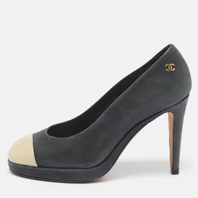 Pre-owned Chanel Grey/black Leather Cc Cap Toe Pumps Size 36