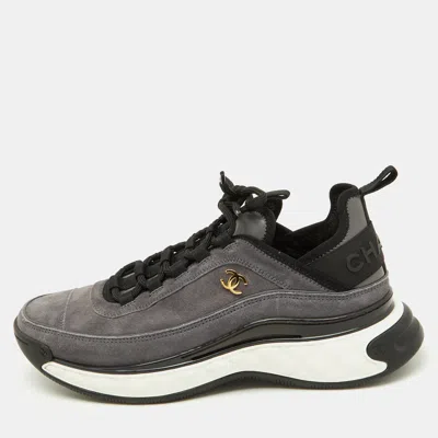 Pre-owned Chanel Grey/black Suede Interlocking Cc Low Top Sneakers Size 40.5