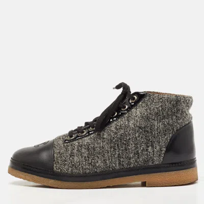 Pre-owned Chanel Grey/black Wool Fabric And Leather Cc Ankle Boots Size 39