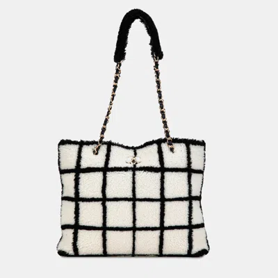 Pre-owned Chanel Grid Shearling Shopping Tote In White