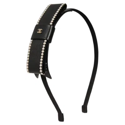 Pre-owned Chanel Hairband Black White Pearl Leather Cc Logo Runway Headband