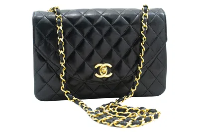 Pre-owned Chanel Half Moon Black Leather Shoulder Bag ()