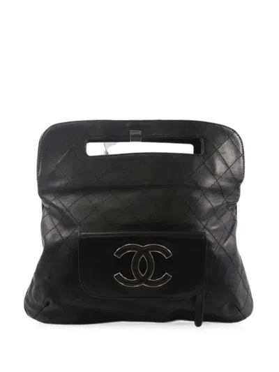 Pre-owned Chanel Hamptons Cc Fold-over Clutch Bag In Black