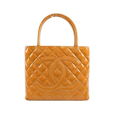 Pre-owned Chanel Handbag () In Orange