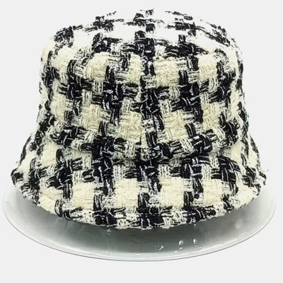 Pre-owned Chanel Houndstooth Black/white Tweed Bucket Hat Size S