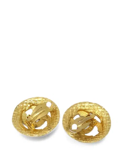 Pre-owned Chanel Interlocking Cc Clip-on Earrings In Gold