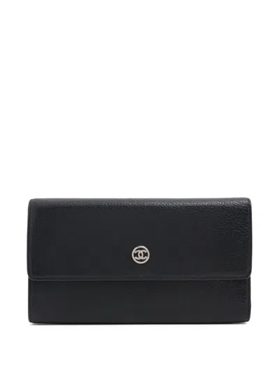 Pre-owned Chanel Interlocking Cc Detail Leather Wallet In Black