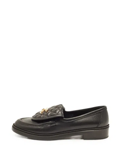 Pre-owned Chanel Interlocking Cc Diamond-quilted Loafers In Black