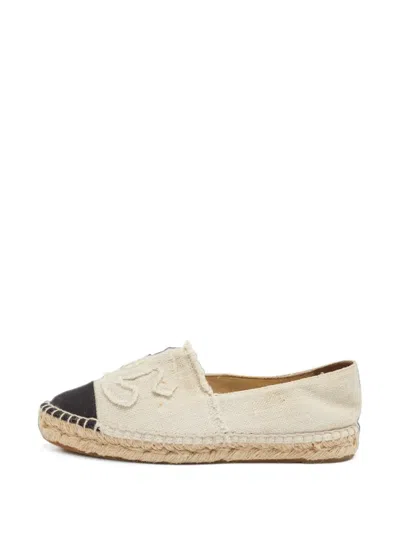 Pre-owned Chanel Interlocking Cc Espadrilles In Neutrals