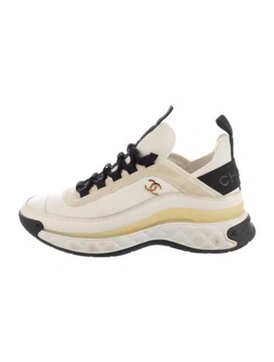 Pre-owned Chanel Interlocking Cc Logo Athletic Sneakers In White