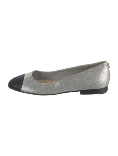 Pre-owned Chanel Interlocking Cc Logo Ballet Flats In Black/silver