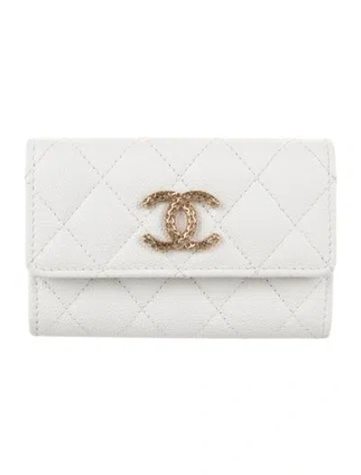 Pre-owned Chanel Interlocking Cc Logo Bifold Wallet In White