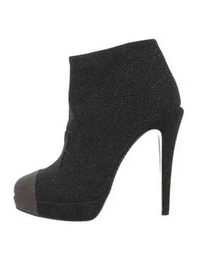 Pre-owned Chanel Interlocking Cc Logo Boots In Black