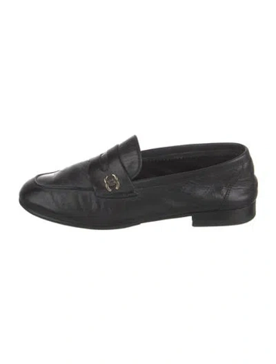 Pre-owned Chanel Interlocking Cc Logo Calf Leather Loafers In Black