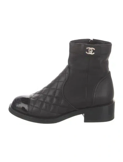Pre-owned Chanel Interlocking Cc Logo Calfskin Boots In Black