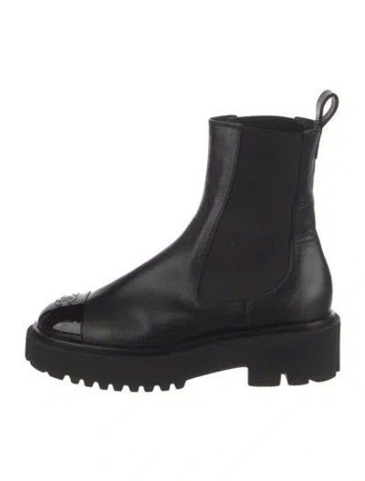 Pre-owned Chanel Interlocking Cc Logo Calfskin Chelsea Boots In Black