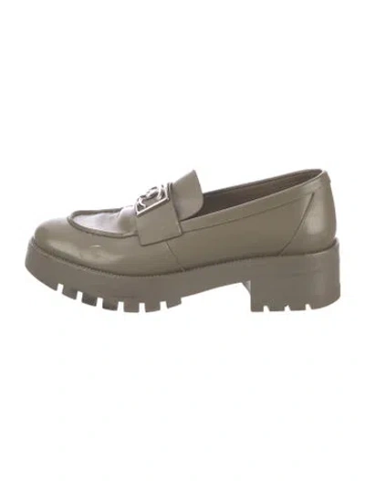 Pre-owned Chanel Interlocking Cc Logo Calfskin Loafers In Green