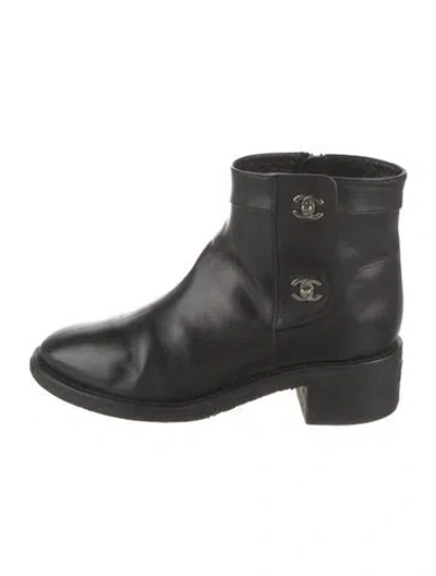 Pre-owned Chanel Interlocking Cc Logo Calfskin Moto Boots In Black