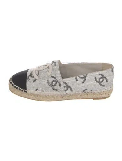 Pre-owned Chanel Interlocking Cc Logo Canvas Espadrilles In Gray