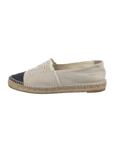 Pre-owned Chanel Interlocking Cc Logo Canvas Espadrilles In Grey