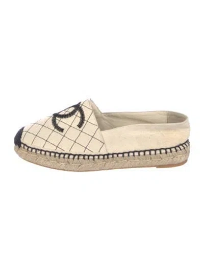 Pre-owned Chanel Interlocking Cc Logo Canvas Espadrilles In Neutral