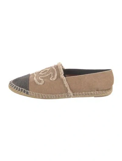 Pre-owned Chanel Interlocking Cc Logo Canvas Espadrilles In Neutral