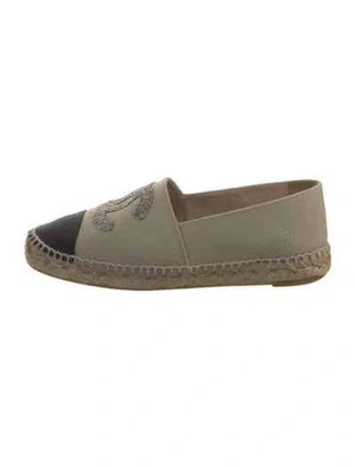 Pre-owned Chanel Interlocking Cc Logo Canvas Espadrilles In Neutral