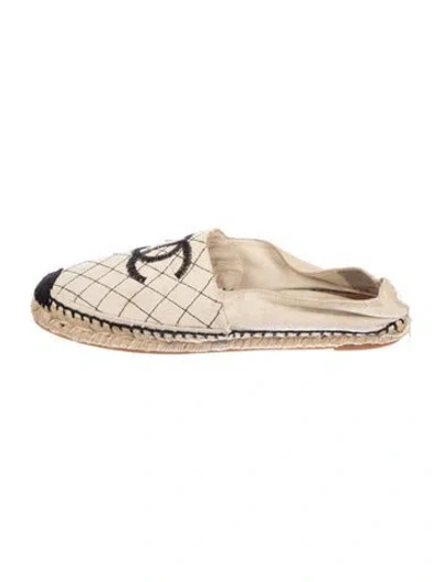 Pre-owned Chanel Interlocking Cc Logo Canvas Espadrilles In Neutral