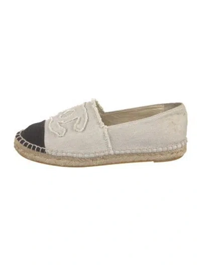 Pre-owned Chanel Interlocking Cc Logo Canvas Espadrilles In Neutral