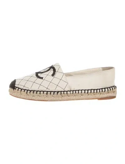 Pre-owned Chanel Interlocking Cc Logo Canvas Espadrilles In Neutral