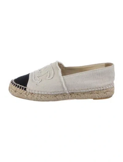 Pre-owned Chanel Interlocking Cc Logo Canvas Espadrilles In Neutral