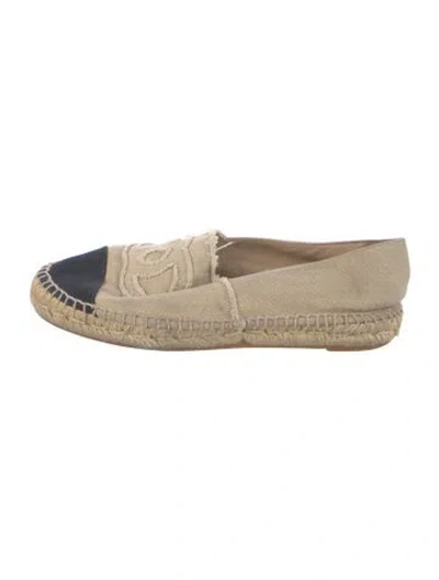 Pre-owned Chanel Interlocking Cc Logo Canvas Espadrilles In Neutrals