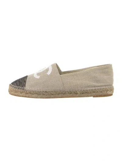 Pre-owned Chanel Interlocking Cc Logo Canvas Espadrilles In Neutrals