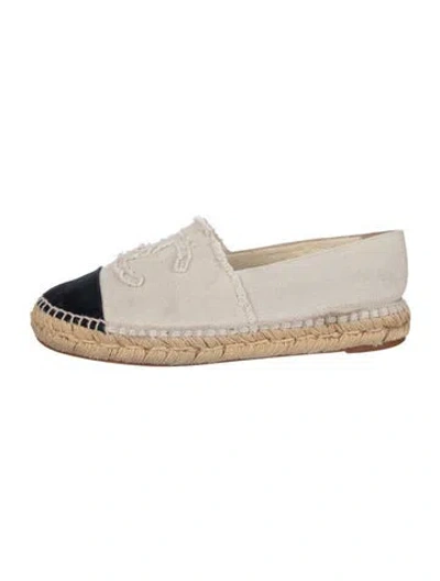 Pre-owned Chanel Interlocking Cc Logo Canvas Espadrilles In Neutrals