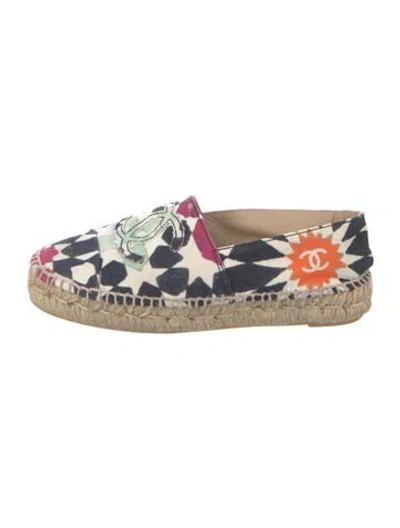 Pre-owned Chanel Interlocking Cc Logo Canvas Espadrilles In White