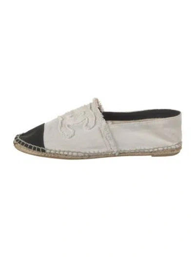 Pre-owned Chanel Interlocking Cc Logo Canvas Espadrilles In White