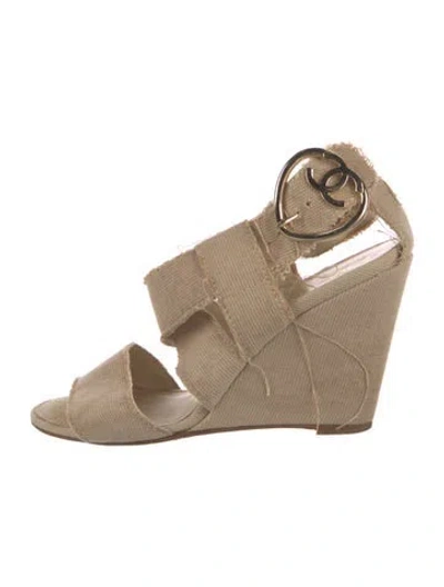 Pre-owned Chanel Interlocking Cc Logo Canvas Gladiator Sandals In Neutral