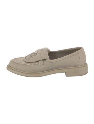 Pre-owned Chanel Interlocking Cc Logo Canvas Loafers In Neutral