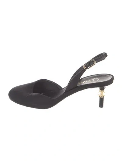 Pre-owned Chanel Interlocking Cc Logo Canvas Slingback Pumps In Black
