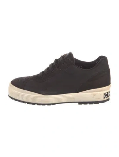 Pre-owned Chanel Interlocking Cc Logo Canvas Sneakers In Black