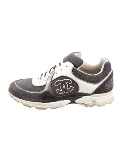 Pre-owned Chanel Interlocking Cc Logo Canvas Sneakers In Gray