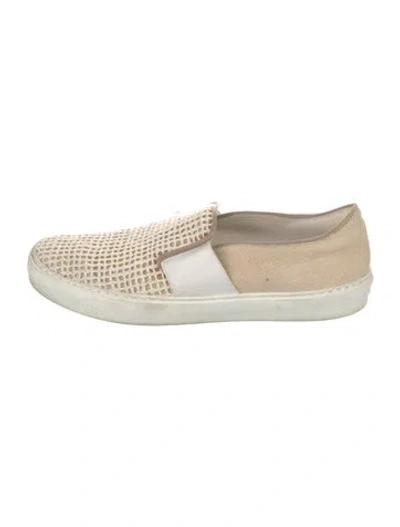 Pre-owned Chanel Interlocking Cc Logo Canvas Sneakers In Neutral