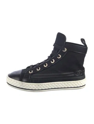 Pre-owned Chanel Interlocking Cc Logo Canvas Wedge Sneakers In Black