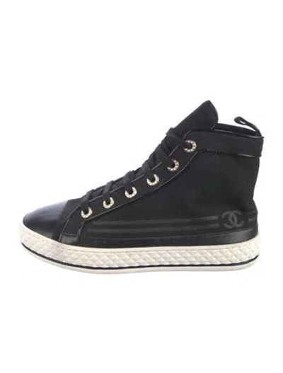 Pre-owned Chanel Interlocking Cc Logo Canvas Wedge Sneakers In Black