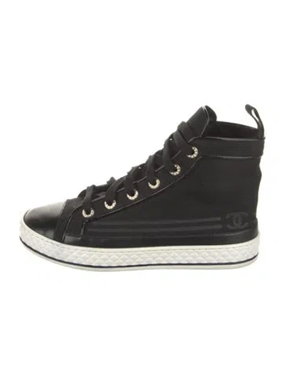 Pre-owned Chanel Interlocking Cc Logo Canvas Wedge Sneakers In Black