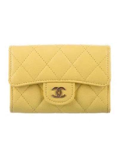 Pre-owned Chanel Interlocking Cc Logo Card Holder W/ Tags In Yellow