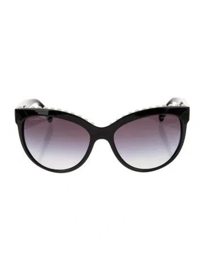 Pre-owned Chanel Interlocking Cc Logo Cat-eye Sunglasses In Black